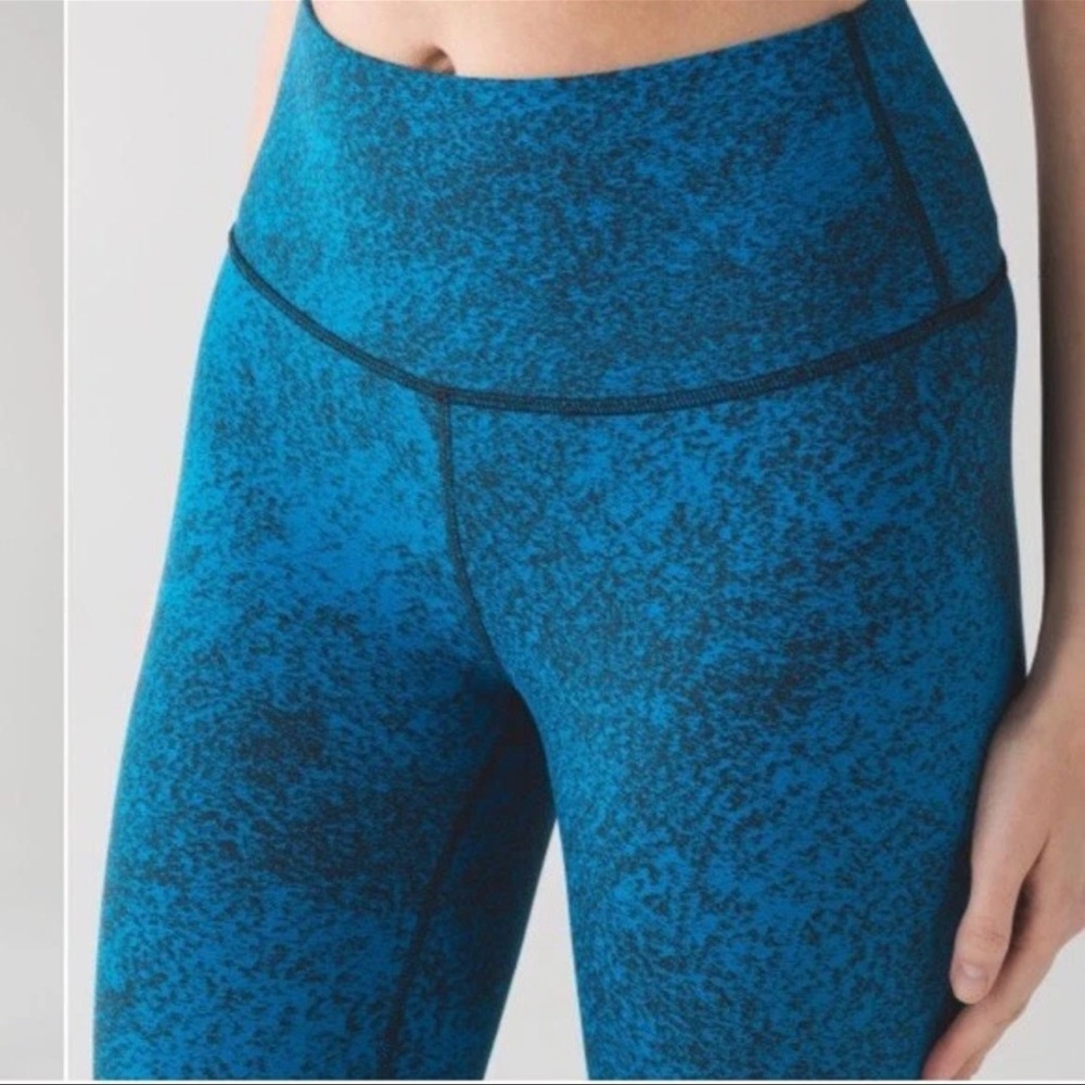 Lululemon Athletica Textured Blue Leggings 6